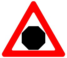 Впереди знак «Стоп»